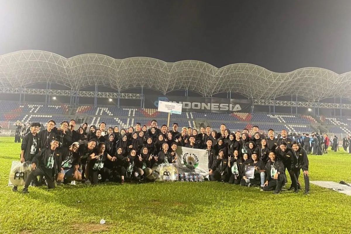 Marching band Unej borong trophy di Indonesia Drum Corps International